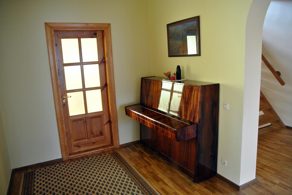 Cozy John's House VNO